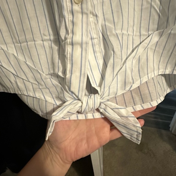 J Crew short sleeve button down v neck tie front top - Picture 6 of 8